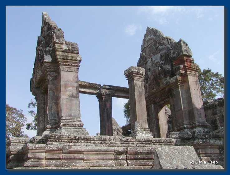 Phra Wihan 2d level 20031215 -11